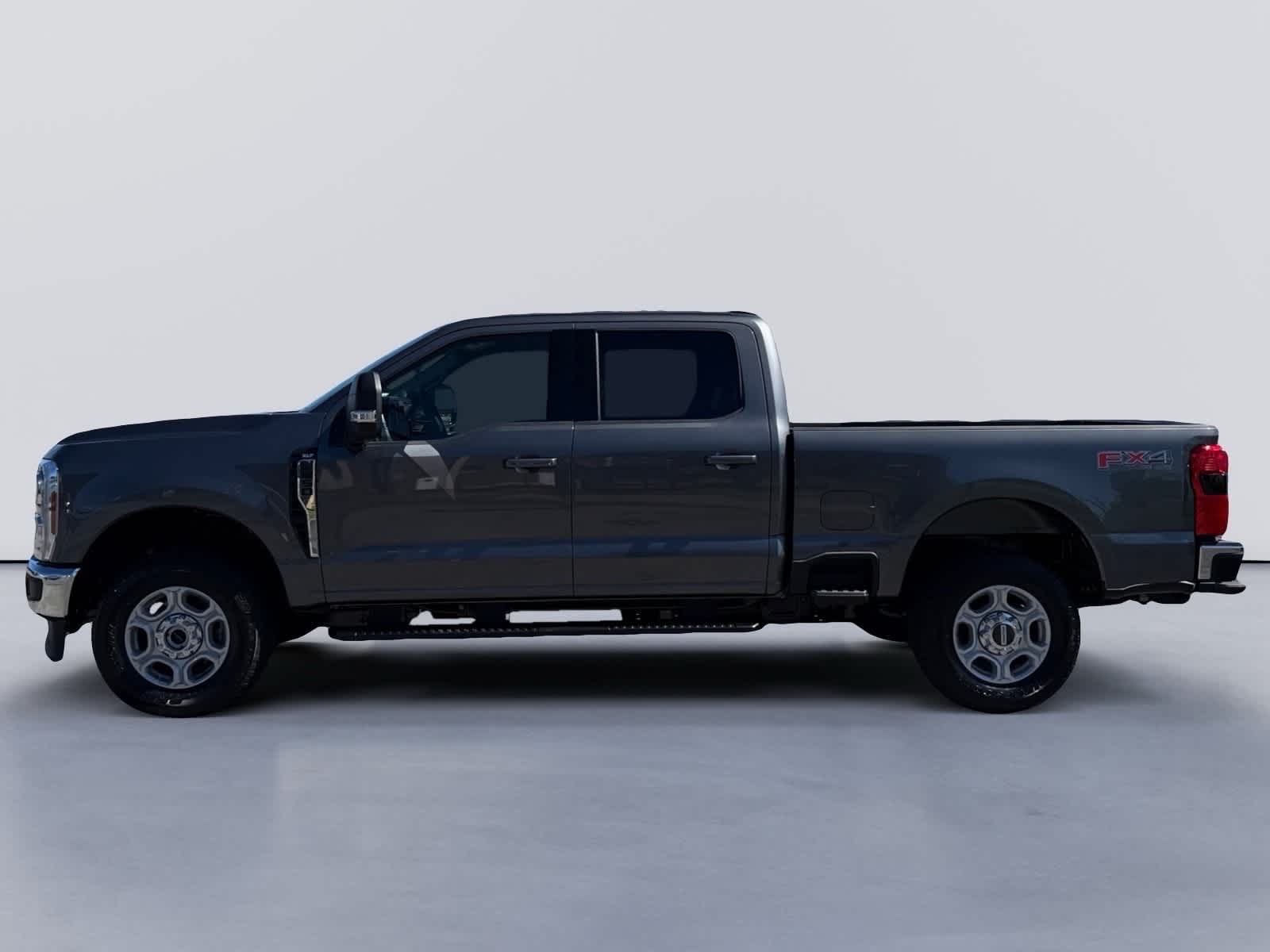 2027 Ford Super Duty F-250 SRW XLT