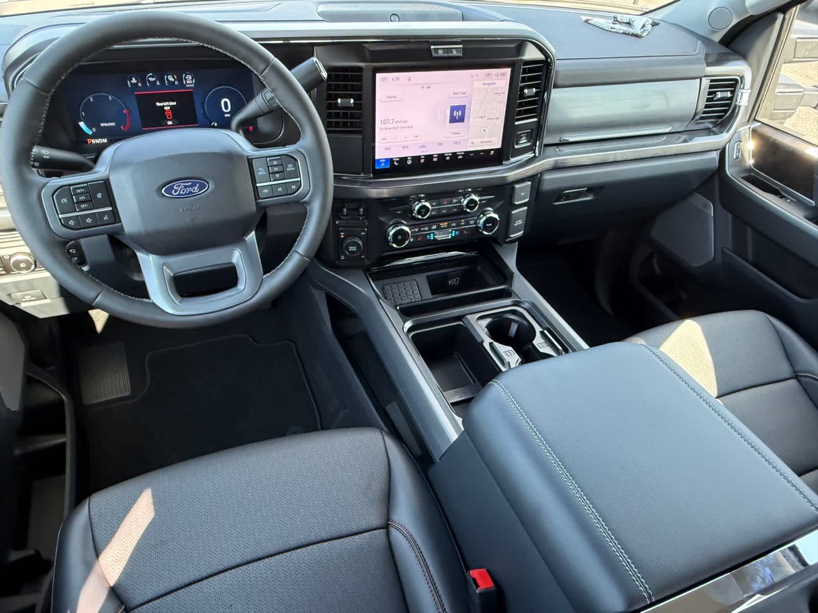 2027 Ford Super Duty F-350 SRW LARIAT