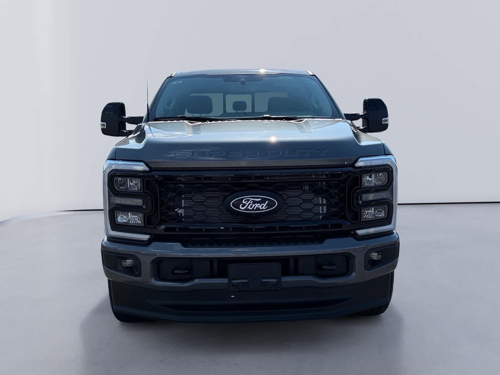 2027 Ford Super Duty F-350 SRW LARIAT