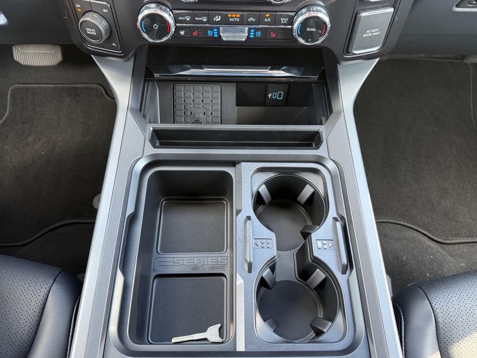 2027 Ford Super Duty F-350 DRW Pickup LARIAT