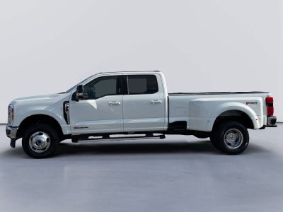 2027 Ford Super Duty F-350 DRW Pickup LARIAT