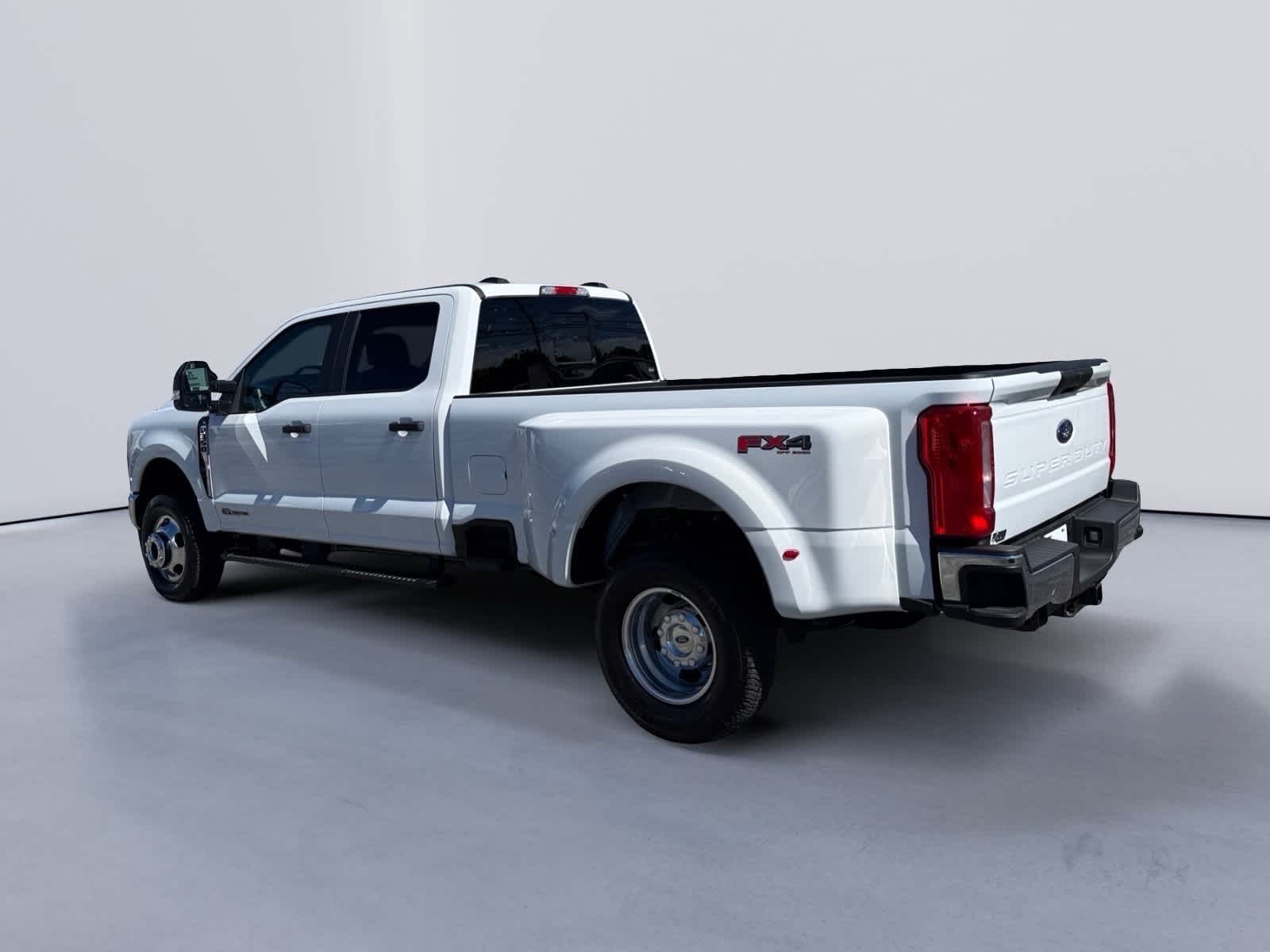 2026 Ford Super Duty F-350 DRW Pickup XL