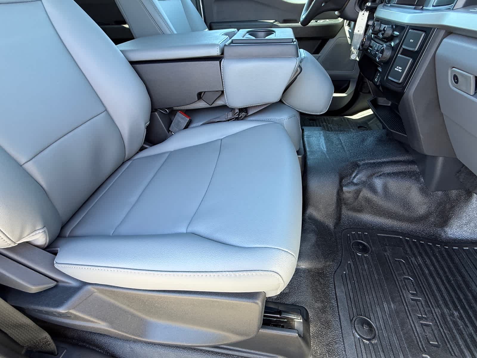 2026 Ford Super Duty F-350 DRW Pickup XL