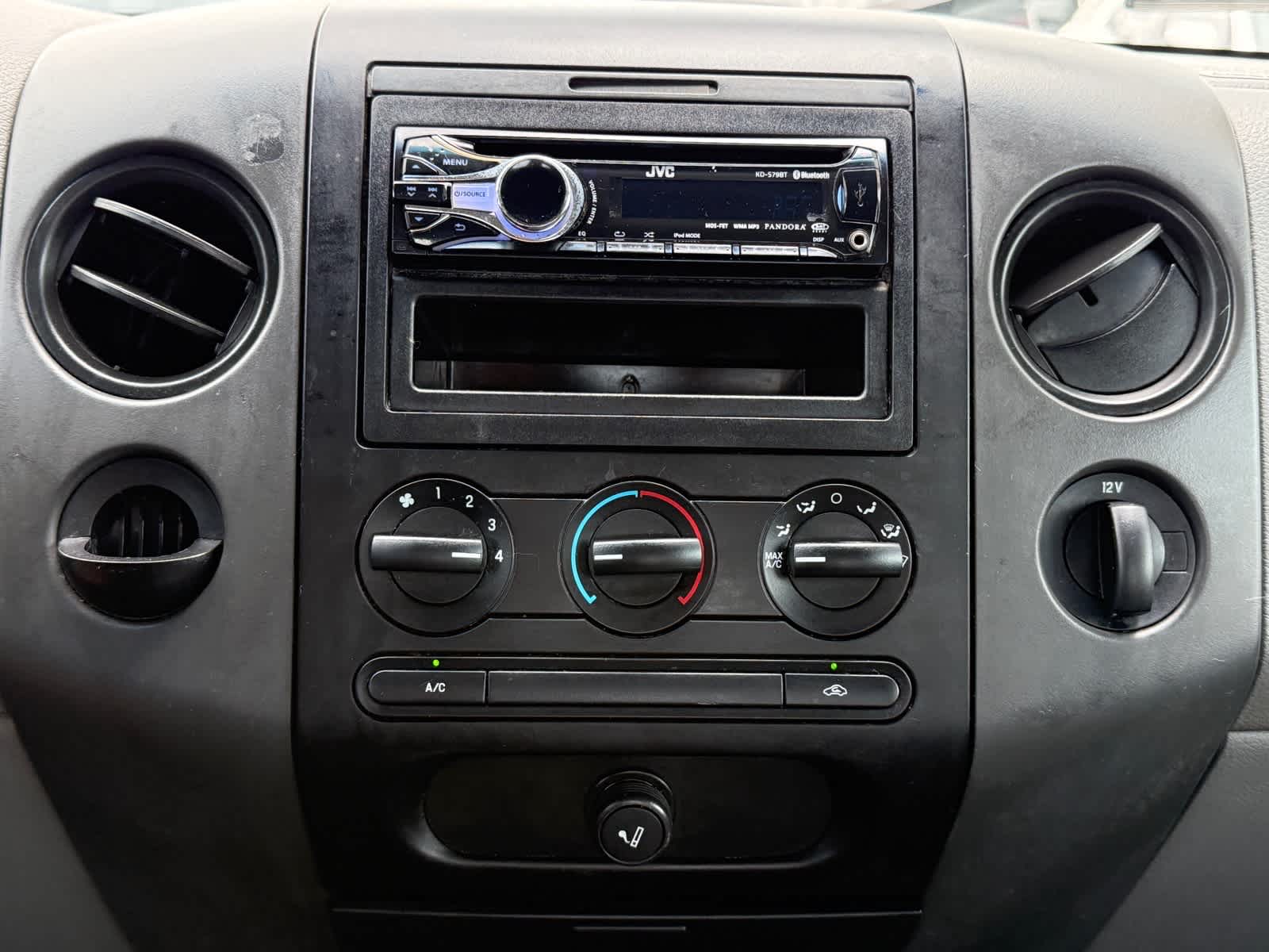 2004 Ford F-150 XL