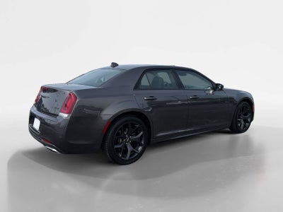 2022 Chrysler 300 Touring L