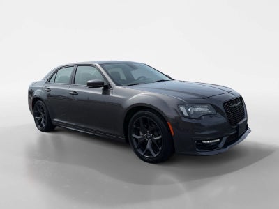 2022 Chrysler 300 Touring L
