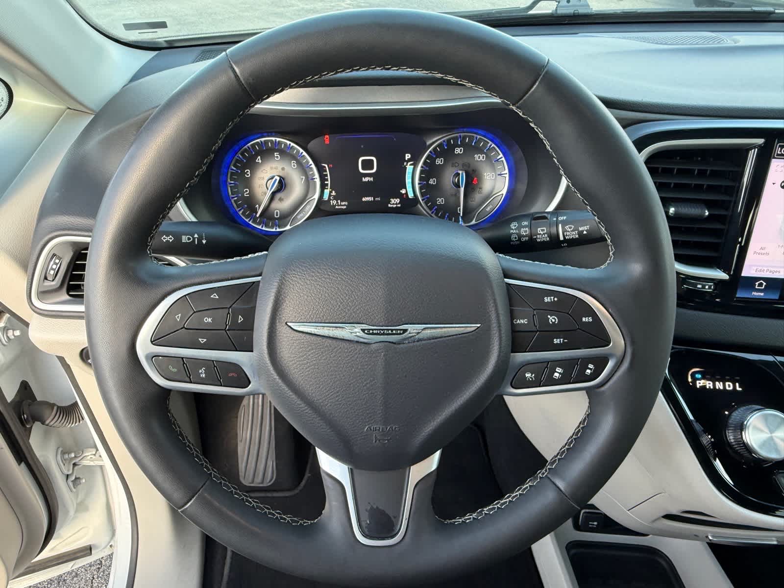 2023 Chrysler Pacifica Touring L
