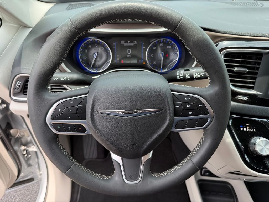 2022 Chrysler Voyager LX