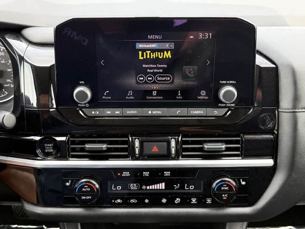 2025 Nissan Pathfinder SV