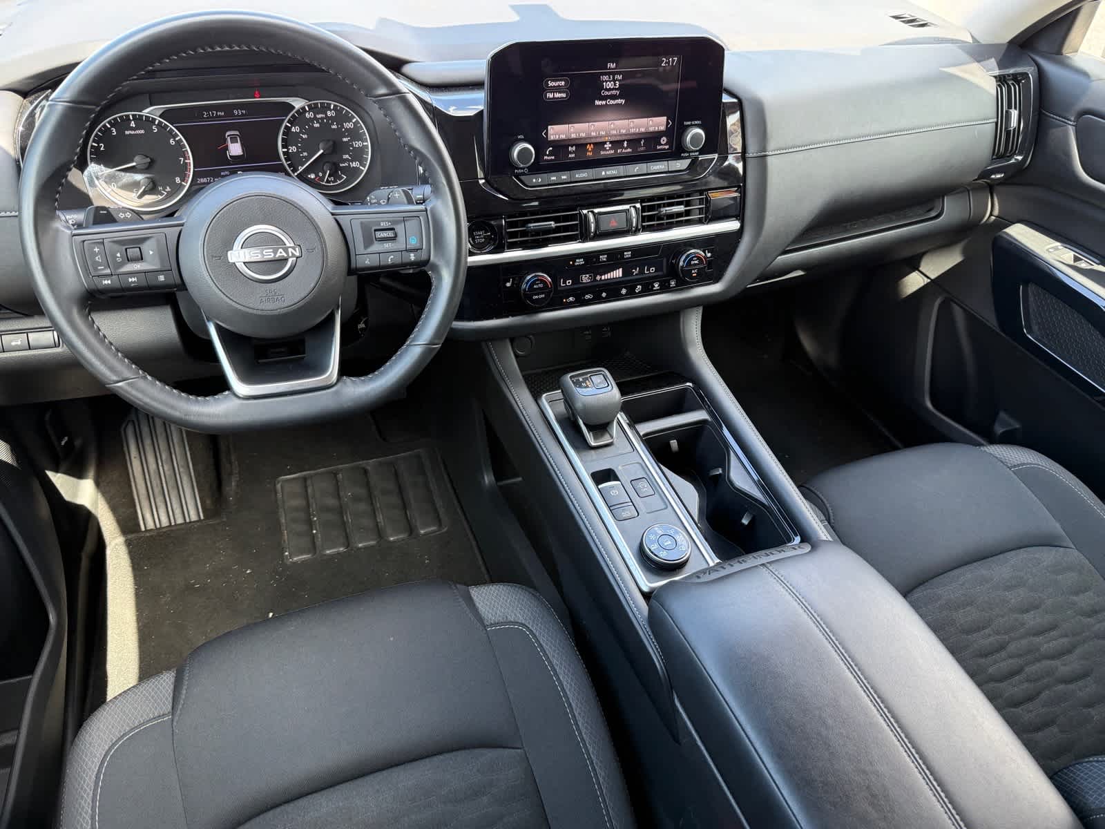 2025 Nissan Pathfinder SV - Photo 13